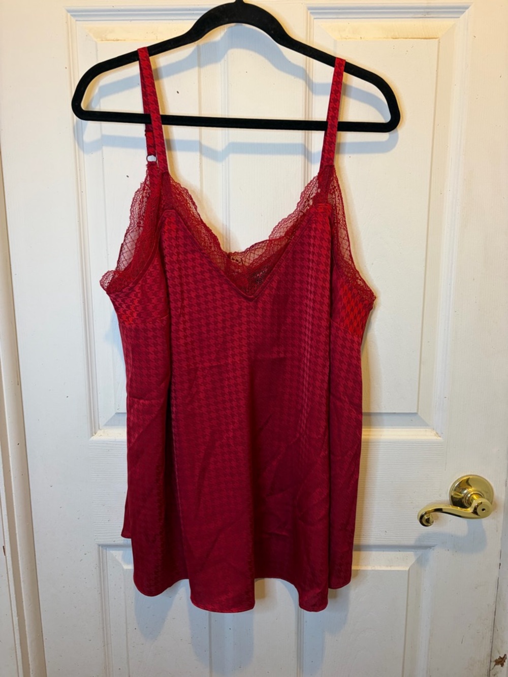 torrid Satin Jacquard Lace-Trim Cami in Jester Red